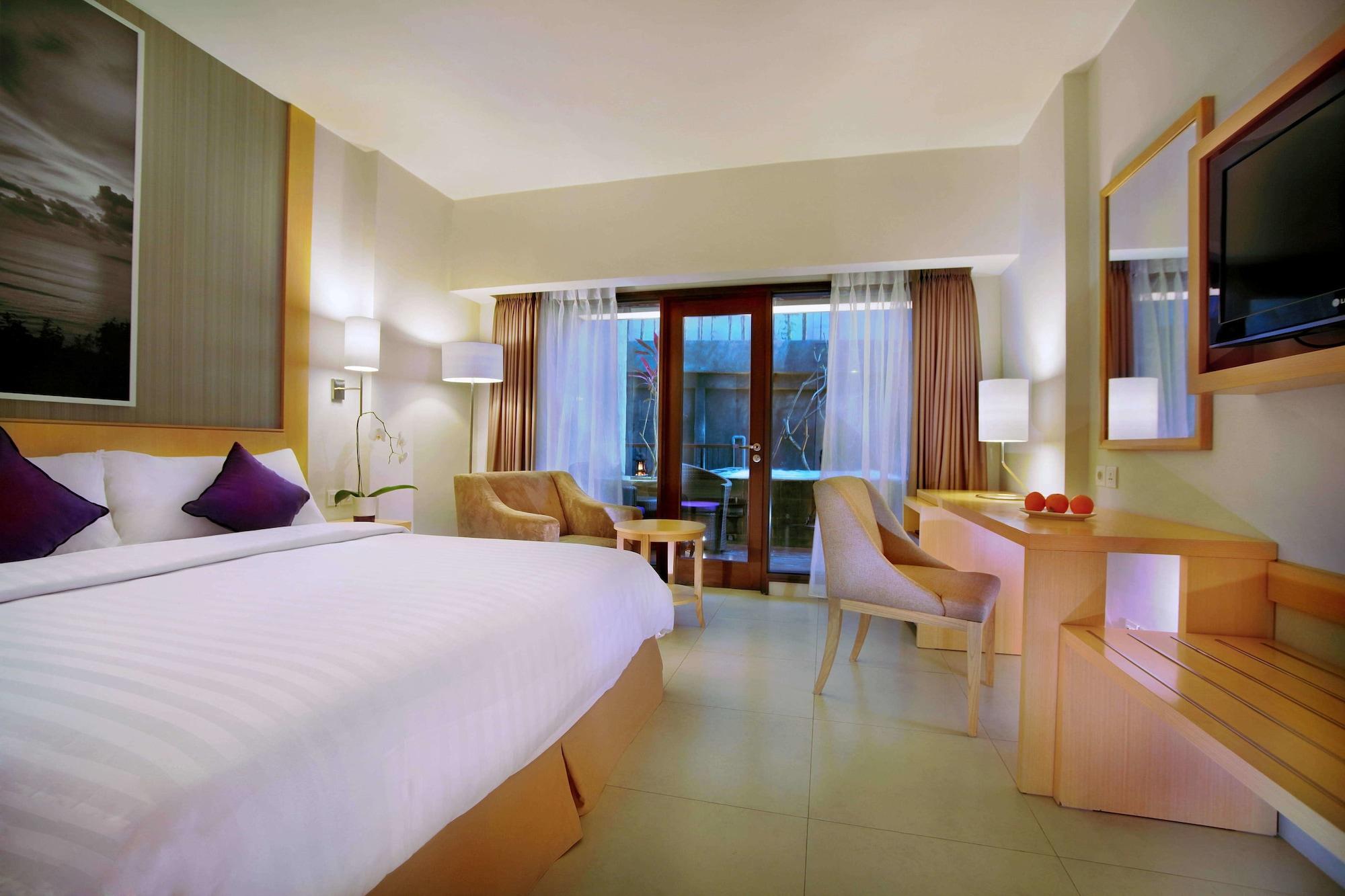 Quest Hotel Kuta By Aston Esterno foto