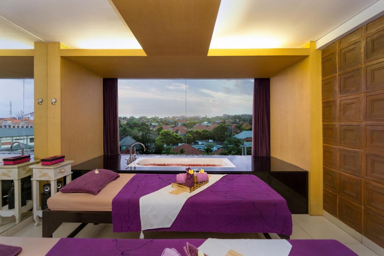 Quest Hotel Kuta By Aston Esterno foto