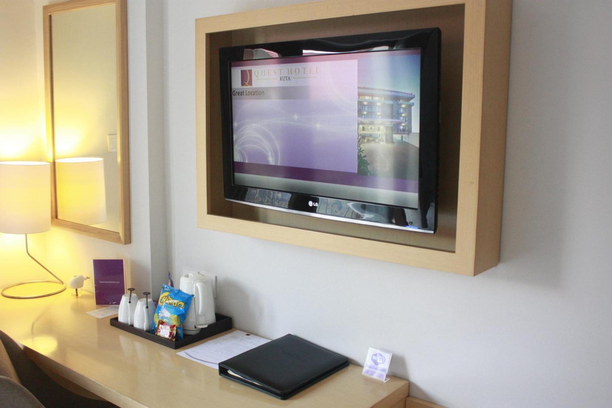 Quest Hotel Kuta By Aston Esterno foto