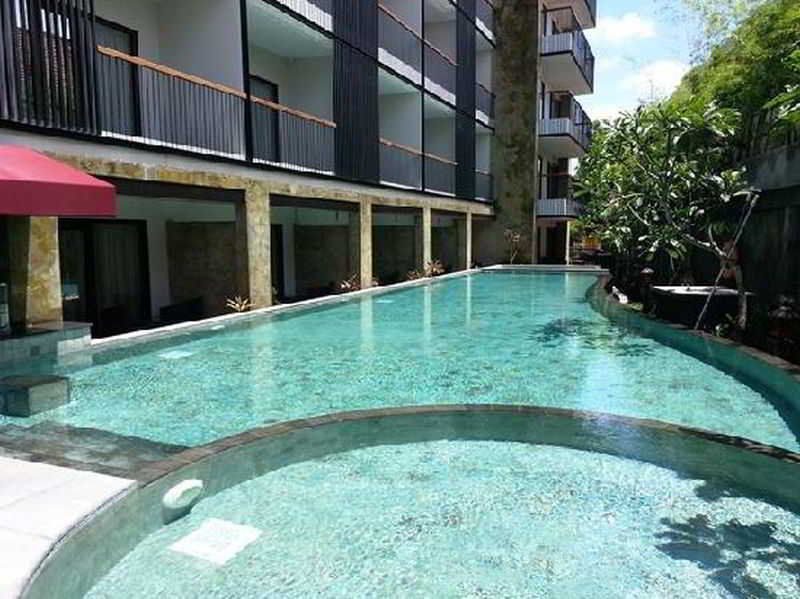 Quest Hotel Kuta By Aston Esterno foto