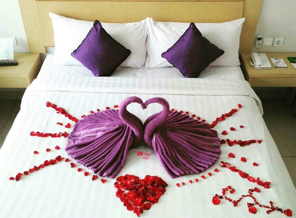 Quest Hotel Kuta By Aston Esterno foto