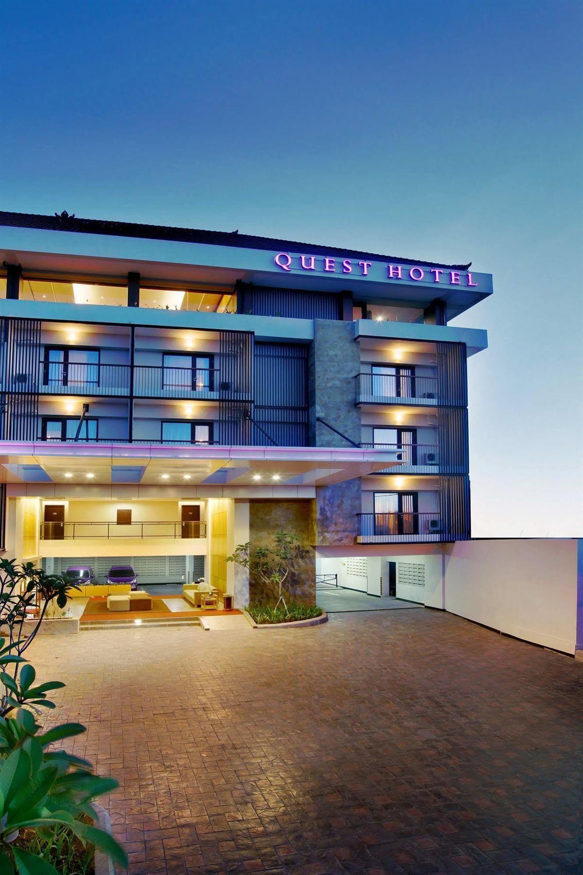 Quest Hotel Kuta By Aston Esterno foto