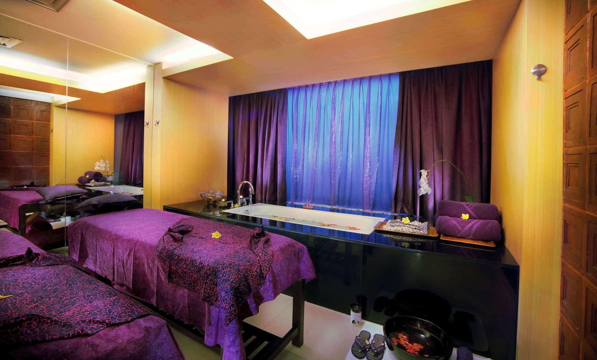 Quest Hotel Kuta By Aston Esterno foto